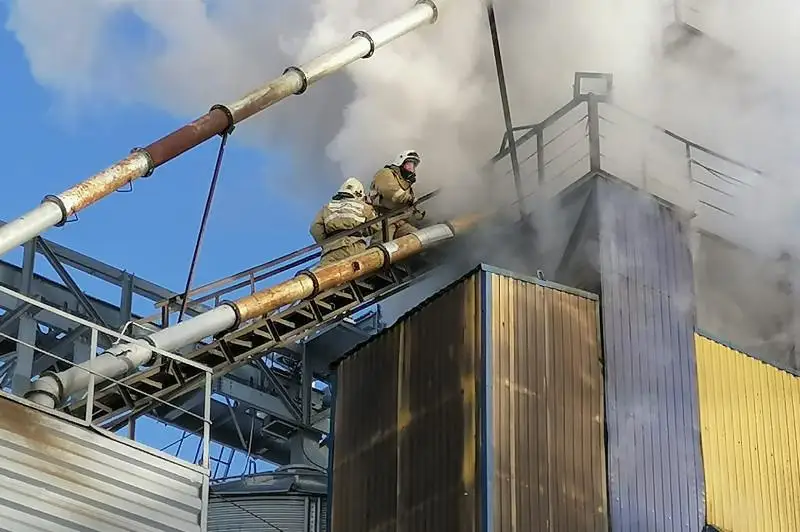 Маслозавод загорелся в Актюбинской области