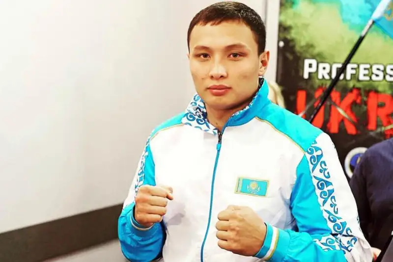 Казахстанский тяжеловес опустился в мировом рейтинге после нокаута за 80 секунд