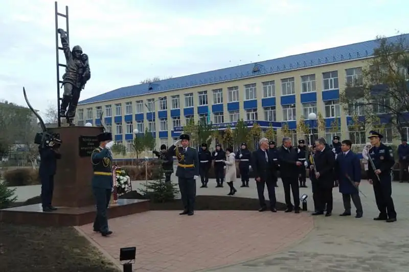 Памятник спасателям открыли в Актобе