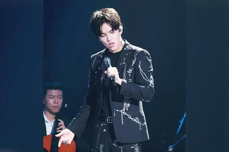 Димаш покажет киевский концерт ARNAU онлайн сегодня вечером