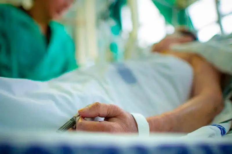 ДТП на блокпосту в Алматы: пострадавшего полицейского перевели из реанимации в профильное отделение