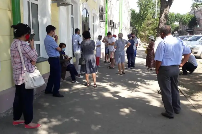 Поликлиники Уральска перешли на дистанционный формат работы