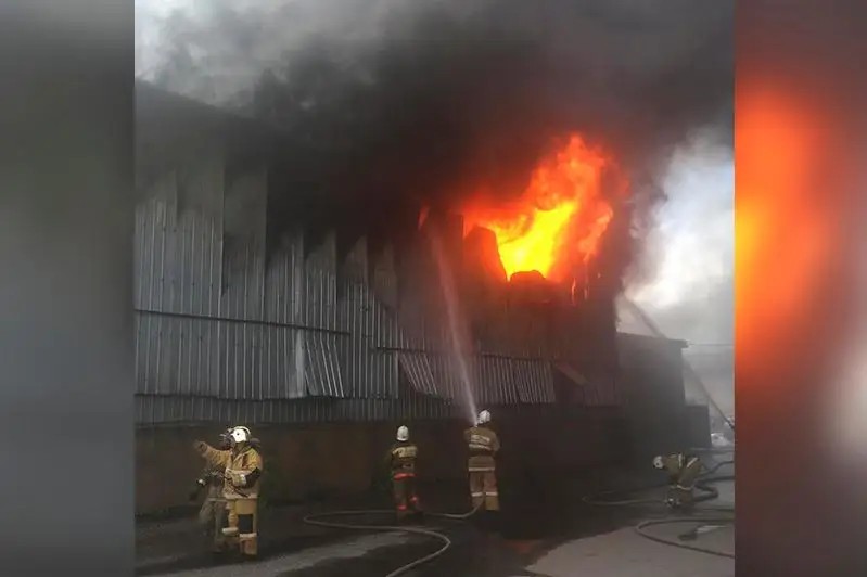 Пожар произошел на рынке в Алматы