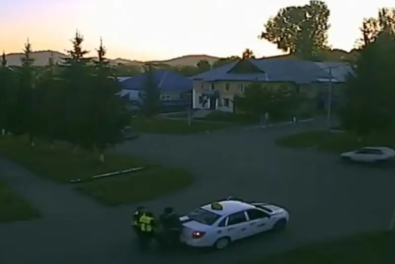 Полицейских наказали в ВКО за применение дубинки