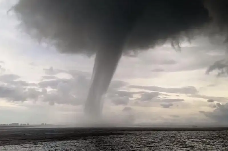 Восемь человек погибли в результате торнадо на китайском Хайнане