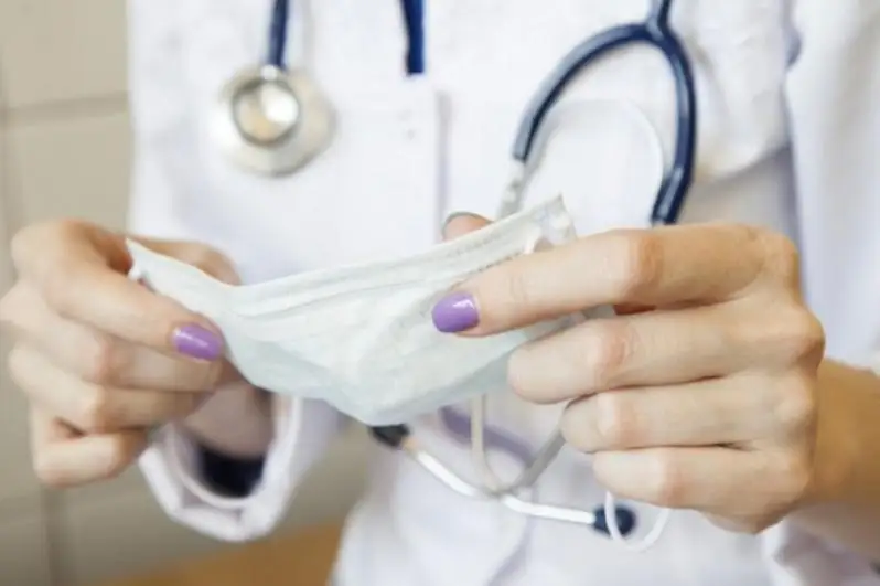 Мы мониторим ситуацию в аптеках – Елжан Биртанов о масках