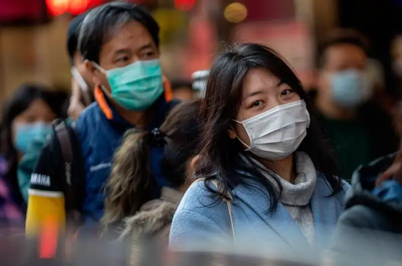 Кампанию бесплатной раздачи многоразовых масок  запустили в Гонконге