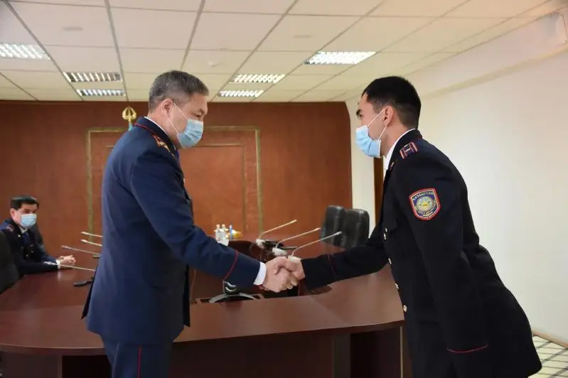 Поощрены около 500 сотрудников департамента полиции Карагандинской области