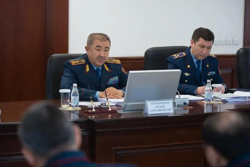 Глава МВД поручил оперативно реагировать на обращения граждан по фактам неправомерных действий полицейских