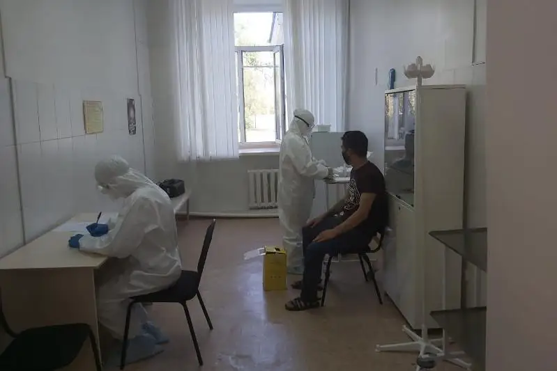 80 выпускников высшего медицинского колледжа идут работать в инфекционные стационары ЗКО