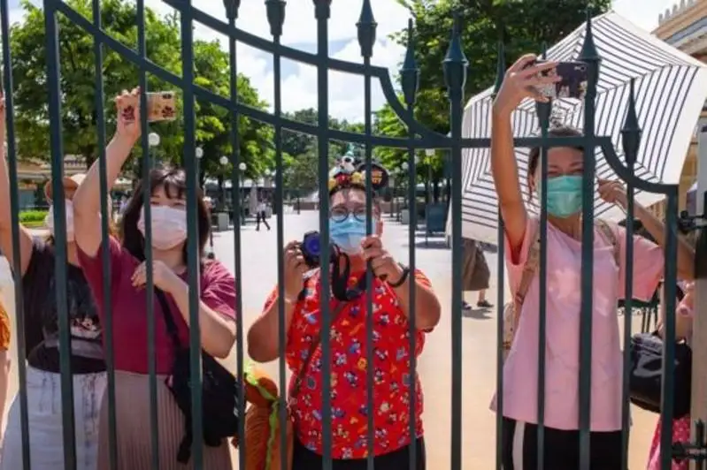 Коронавирус: Гонконгский Диснейленд вновь закрывается через месяц после открытия