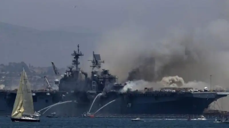 Взрыв и пожар на военном корабле в США: пострадал 21 человек