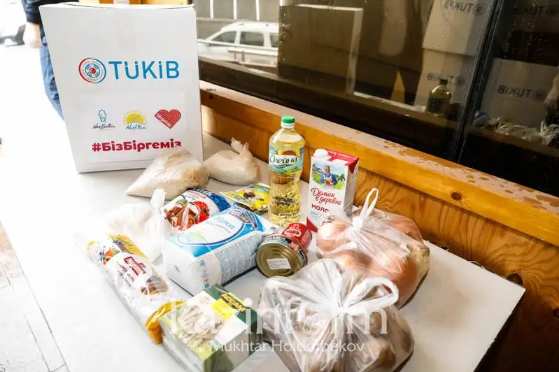 #Bizbirgemiz: 200 семей в Нур-Султане получили продуктовые корзины и многоразовые маски