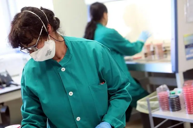 Число смертей от коронавируса в Италии выросло до 463