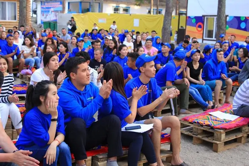 200 молодых людей из Казахстана, Азербайджана, Турции, Монголии и Китая прибыли в лагерь «Зерен»