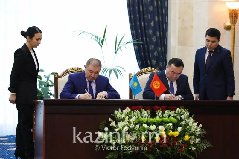 Казахстан и Кыргызстан подписали Соглашение в области миграции