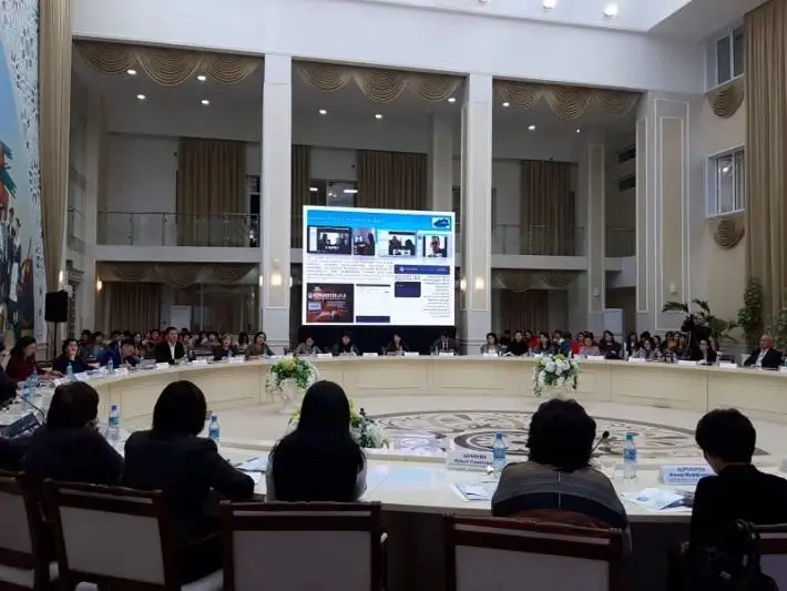 Преподавателей казахского языка учат использовать в работе мультимедийные инструменты