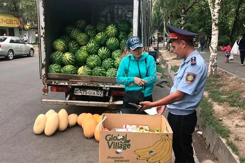 Тотальная зачистка стихийной торговли началась в Жетысуском районе Алматы