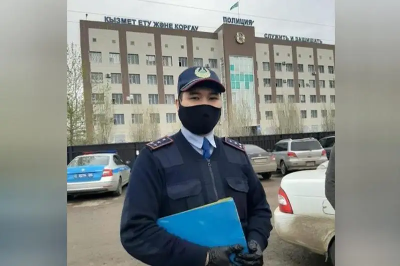 Актюбинского участкового наградили за спасение семьи от выселения