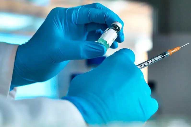 При каких температурах хранятся вакцины, рассказали в Минздраве