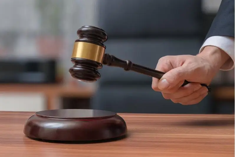 Взятка за покровительство: сотрудника исправительного учреждения Степногорска осудили за коррупцию