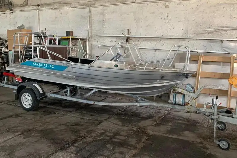 Карагандинская область обеспечивает катерами спасателей Казахстана