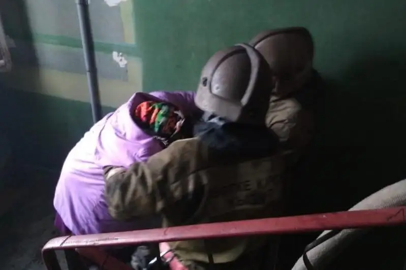 32 человека эвакуированы во время пожара в Степногорске