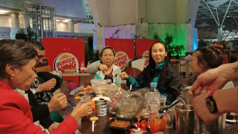 Дипломаты организовали празднование Наурыза для соотечественников в аэропортах РФ