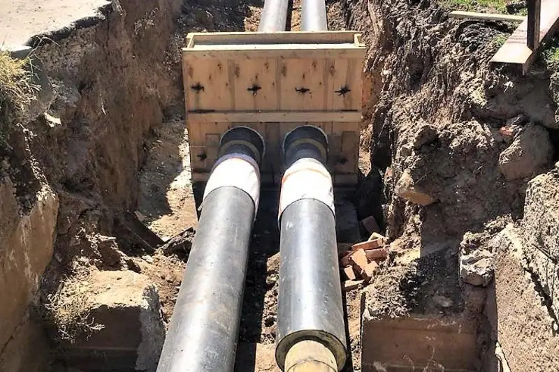 Проблемные участки теплосетей ремонтируют в Карагандинской области