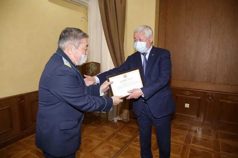 Отличившихся сотрудников органов прокуратуры наградили в  Жамбылской области