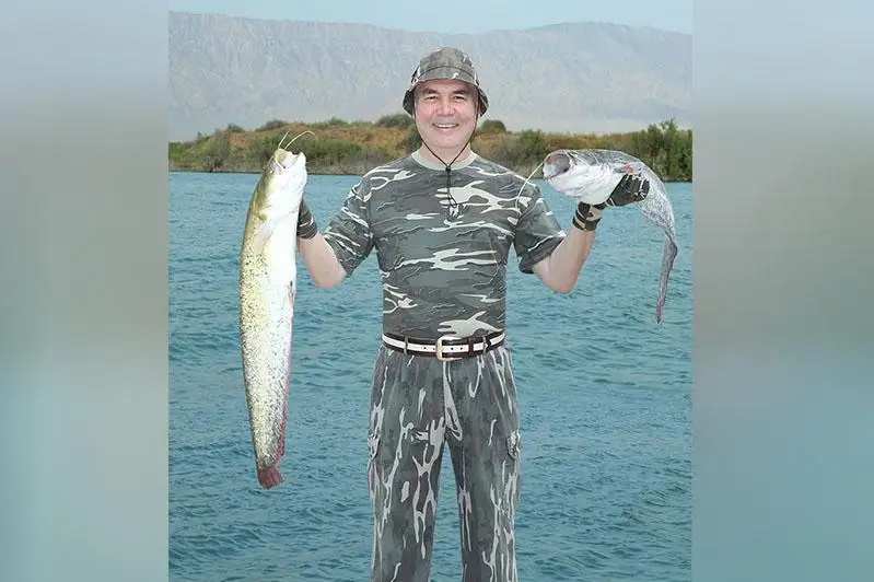 Президент Туркменистана  наловил рыбу в отпуске и передал ее детскому дому