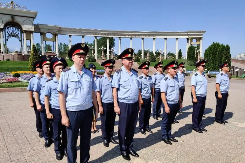 Алматы: «Приемная на дороге» стартовала с единого развода полицейских