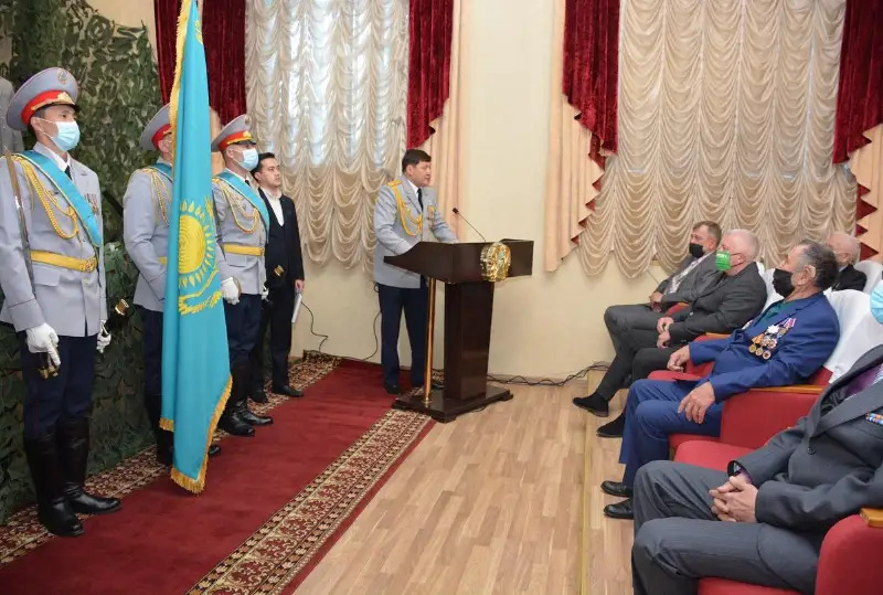 50 полицейских поощрили в Северном Казахстане