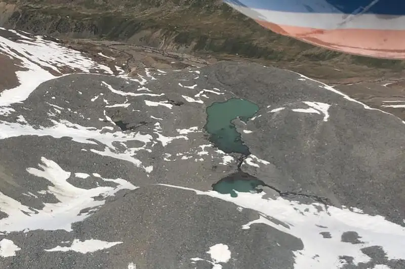 Прорывоопасные моренные озера в окрестностях Алматы сняли на видео