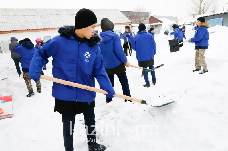 Столичные волонтеры вывезли около 5 тысяч кубометров снега