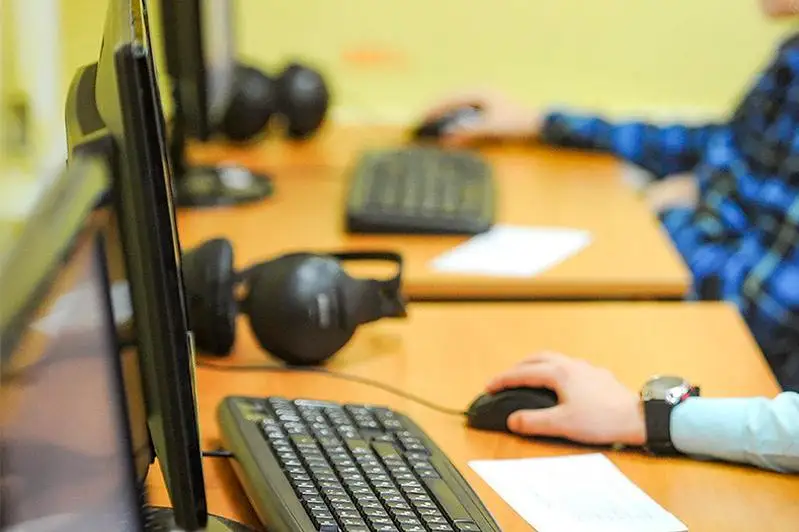 Школы Курчатова оснащаются компьютерной техникой