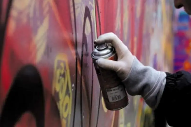 330 граффити с адресами сайтов продажи наркотиков уничтожили в Павлодаре