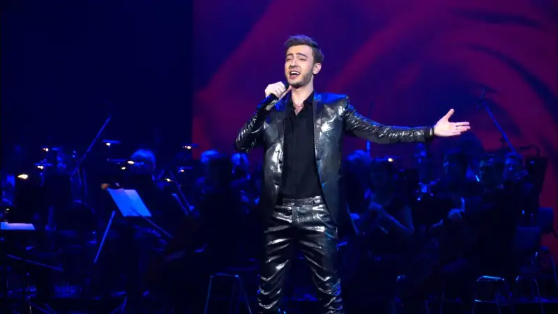 Узбекский певец обратился к казахстанцам и спел песню на казахском языке