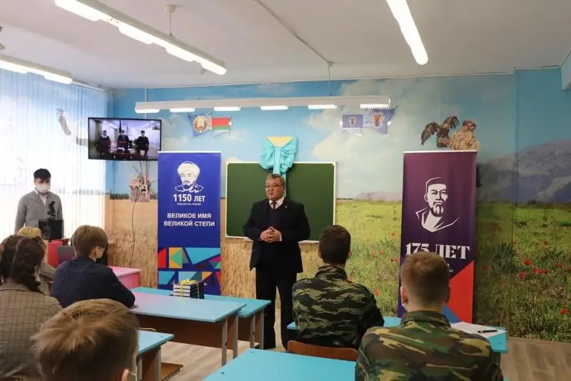 В минской школе открыт кабинет изучения казахского языка, истории и литературы