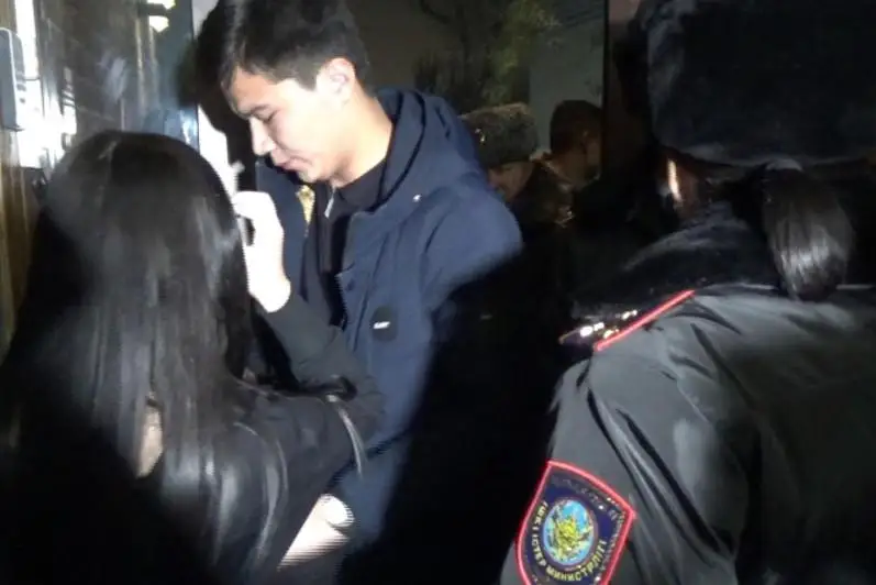 67 детей и подростков обнаружили ночью в увеселительных заведениях Жамбылской области