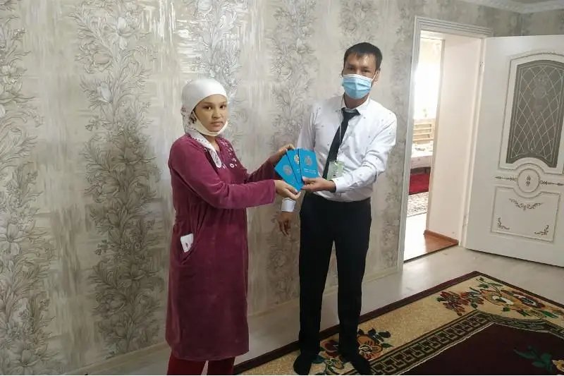 23-летняя мама шестерых детей получила готовые документы на тройню