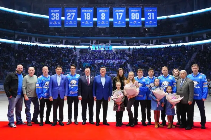 «Барыс» в честь своего 20-летия поднял свитера известных игроков клуба