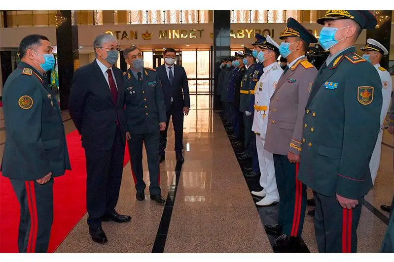 Президент РК поручил разработать концепцию идеологической и воспитательной работы в Вооруженных силах