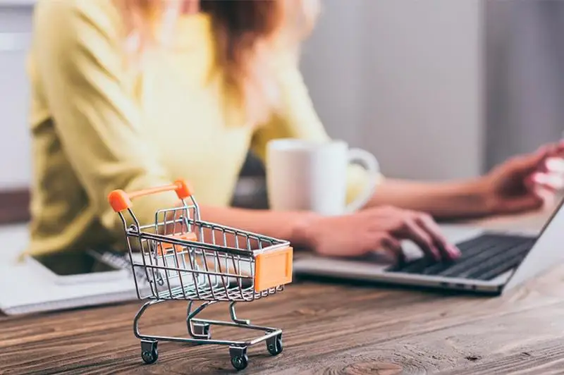 Молодые предприниматели работают в сфере торговли и авторемонта - исследование