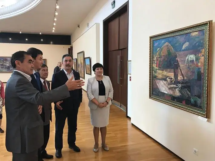 Выставка казахстанских художников прошла в Ташкенте