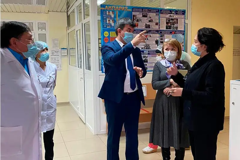 Городскую Рудненскую больницу проверили на соблюдение карантинных мер