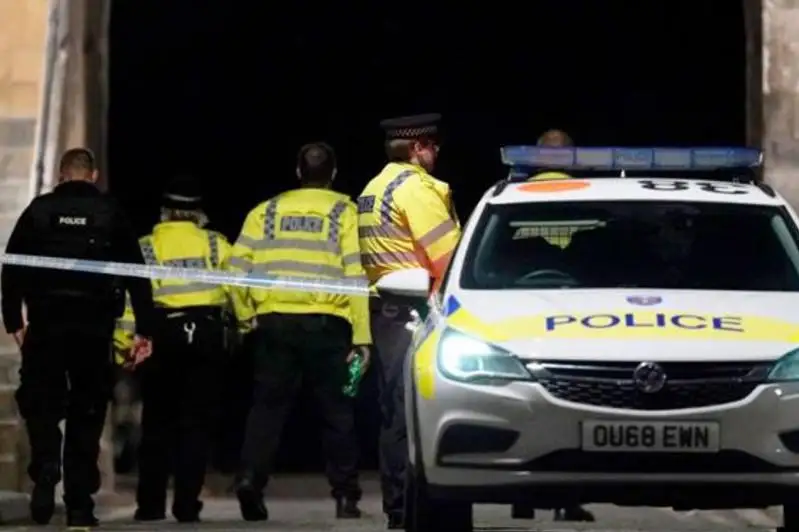 Трое погибли в результате нападения с ножом в английском Рединге