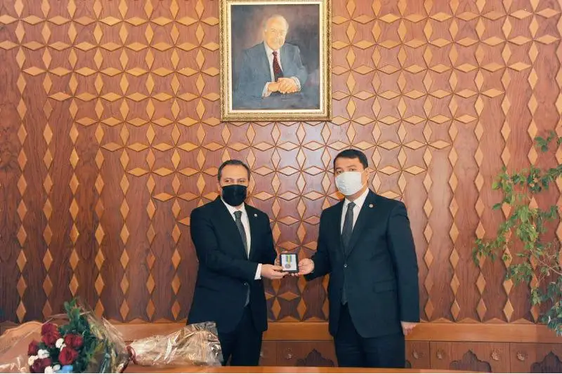 Руководству Конституционного суда Азербайджана вручили высокие награды Казахстана