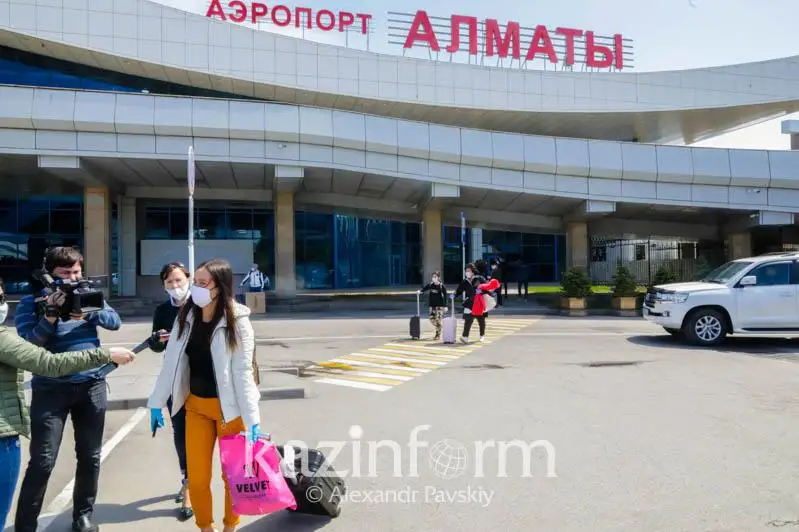 Свыше 400 казахстанцев вернулись домой из разных стран