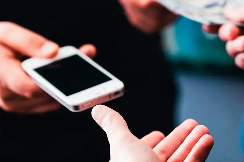 Пресечён канал сбыта смартфонов из Алматы в Бишкек